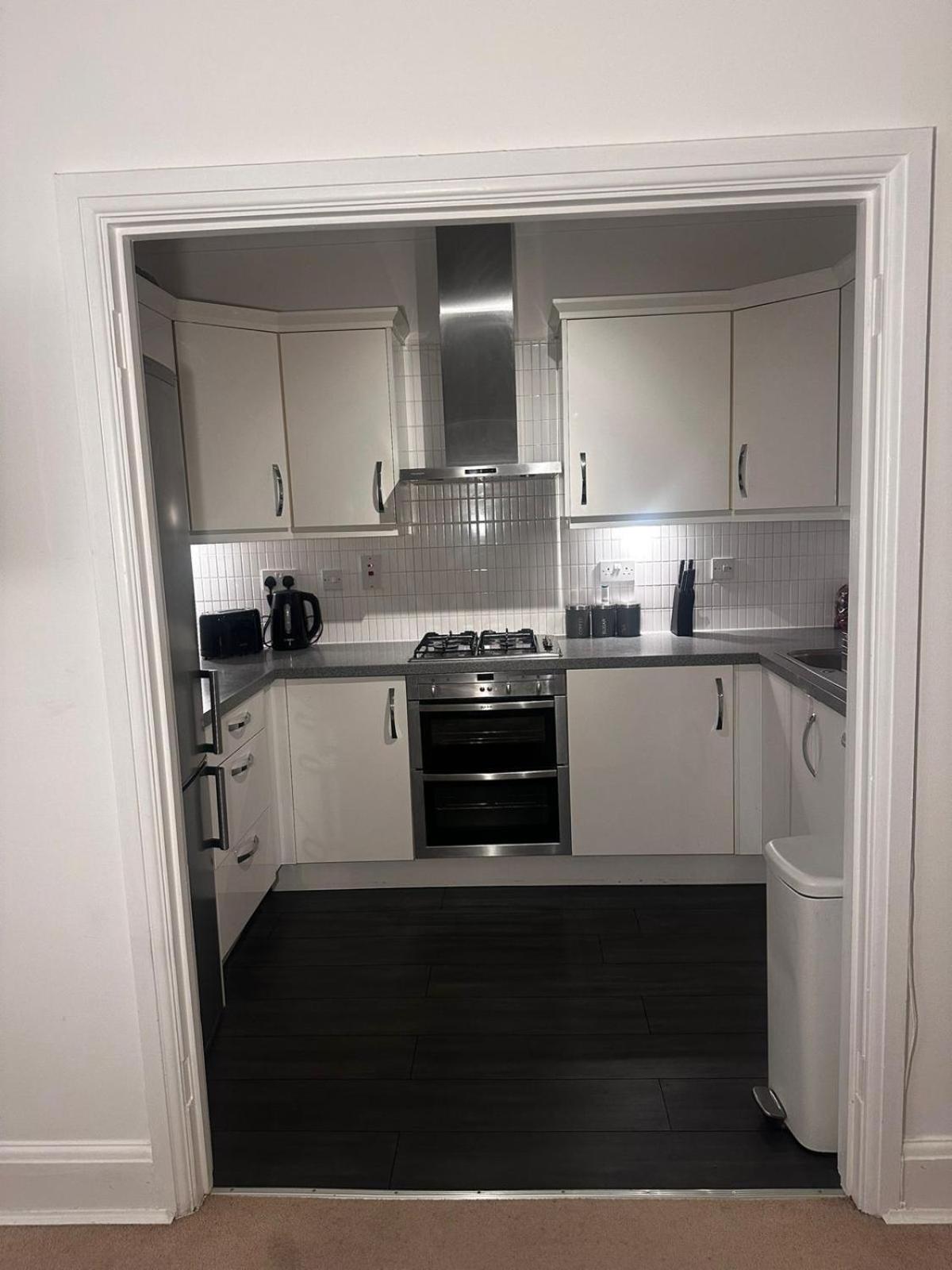 City Lux Apartment Londra Esterno foto