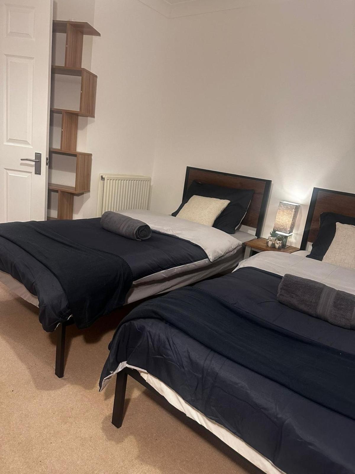 City Lux Apartment Londra Esterno foto